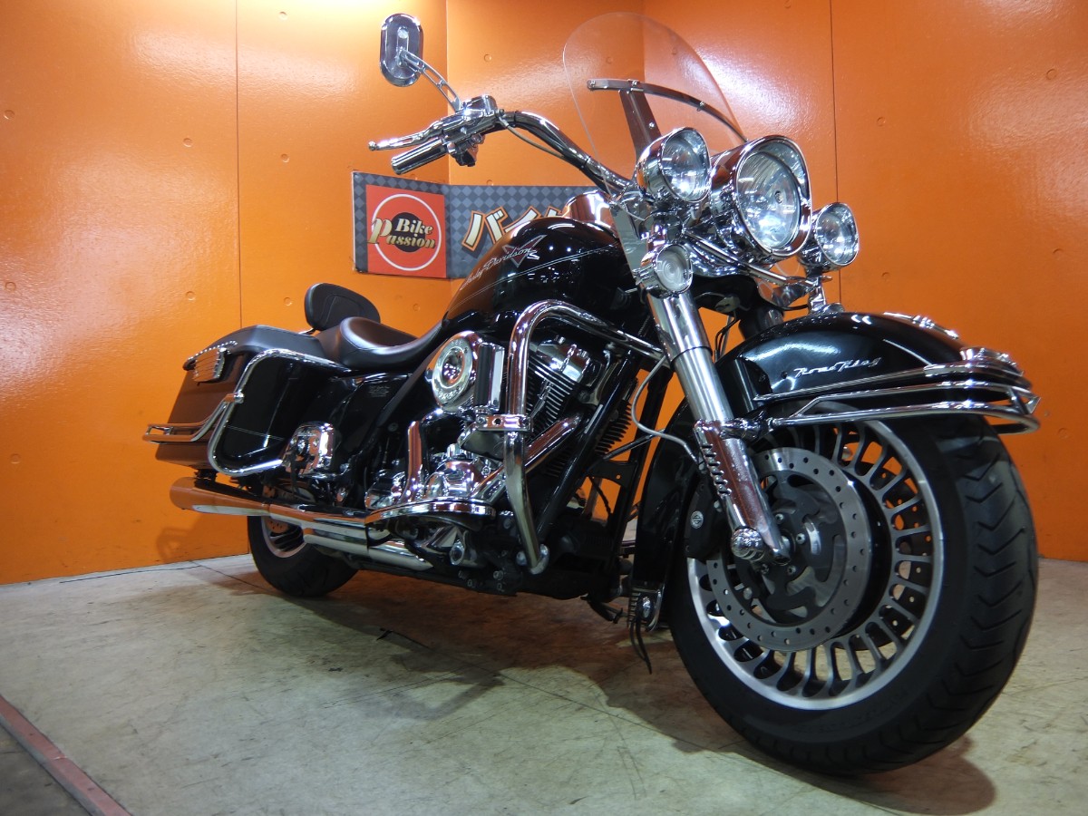 最新作人気SALEハーレーＦＬＨＲロードキング 2009y HarleyOPコンビメーター 後期フレーム Screamin Eagleマフラー デタッチャブルシーシーバー ツーリング